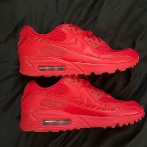 Nike Air Max Trainers (red) size 7.5 Super comfy & trendy. send me an offer